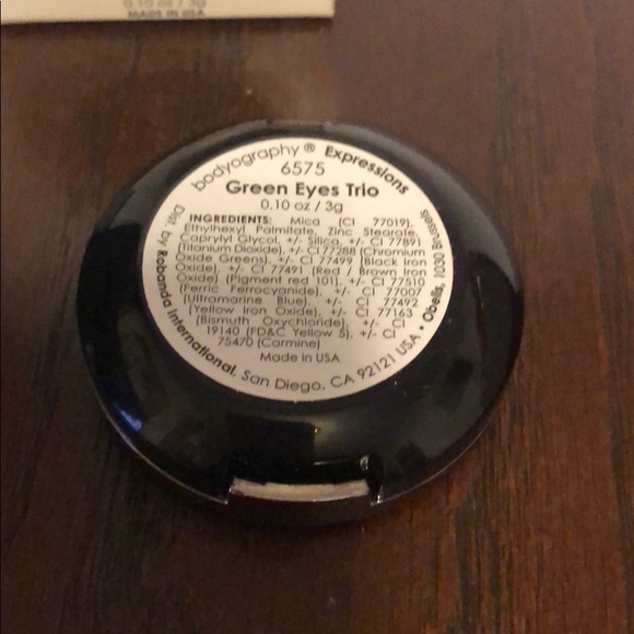 BODYOGRAPHY Expressions Trio Green Eyes Eyeshadow - Picture 2 of 4